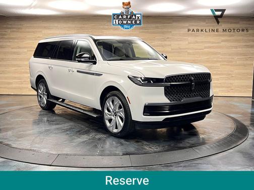 Pristine White Metallic Tri-Coat 2025 Lincoln Navigator Reserve
