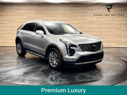 Radiant Silver Metallic 2021 Cadillac XT4 Premium Luxury