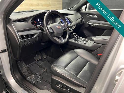 Radiant Silver Metallic 2021 Cadillac XT4 Premium Luxury