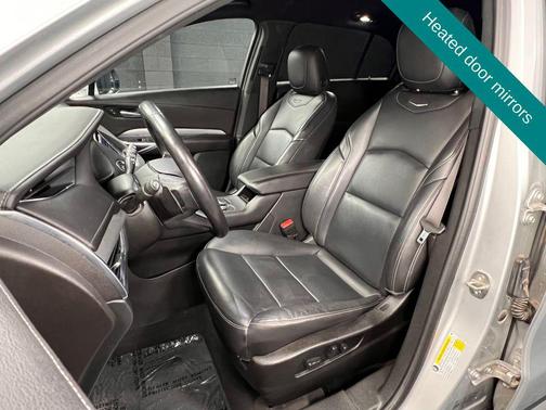 Radiant Silver Metallic 2021 Cadillac XT4 Premium Luxury