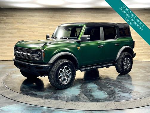 Eruption Green Metallic 2023 Ford Bronco Badlands