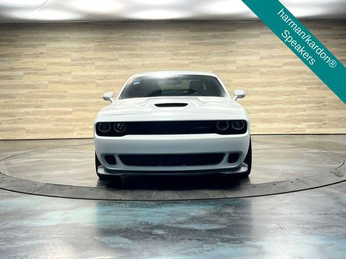 Ivory White Tri-Coat Pearl 2016 Dodge Challenger SRT Hellcat