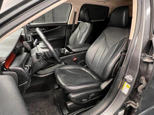Asher Gray Metallic Clearcoat 2022 Lincoln Nautilus Reserve