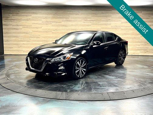 Super Black 2022 Nissan Altima SR FWD