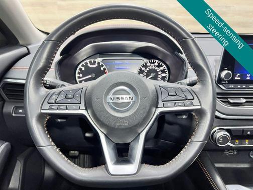 Super Black 2022 Nissan Altima SR FWD
