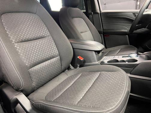 Silver Metallic 2025 Ford Escape Active