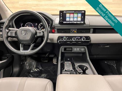 Obsidian Blue Pearl 2023 Honda Pilot Touring 8-Passenger