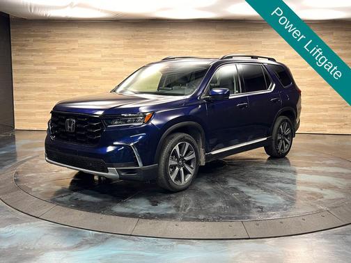 Obsidian Blue Pearl 2023 Honda Pilot Touring 8-Passenger