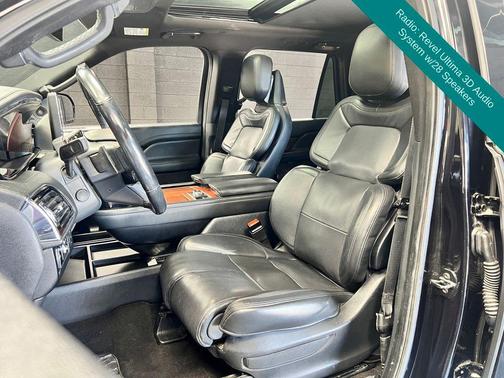 Infinite Black Metallic Clearcoat 2023 Lincoln Navigator Reserve