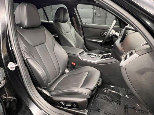 Black Sapphire Metallic 2025 BMW 330 330i