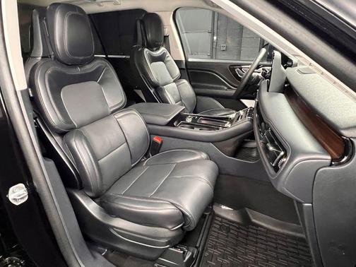 Infinite Black Metallic Clearcoat 2025 Lincoln Aviator Reserve AWD