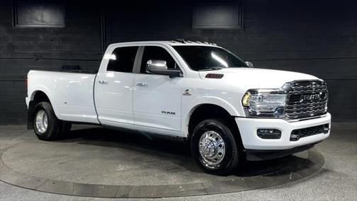 2022 RAM 3500 Limited Crew Cab 4x4 8' Box