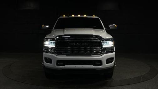 2022 RAM 3500 Limited Crew Cab 4x4 8' Box