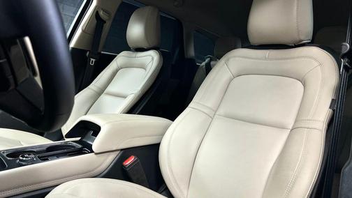 Infinite Black Metallic Clearcoat 2025 Lincoln Corsair Premiere