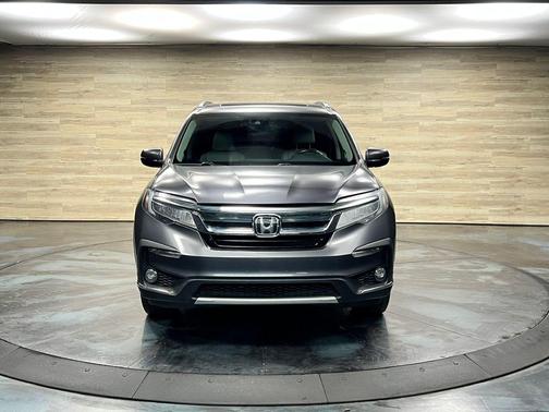 Modern Steel Metallic 2019 Honda Pilot Elite