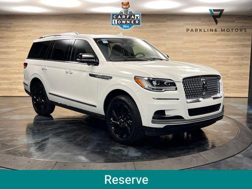Pristine White Metallic Tri-Coat 2024 Lincoln Navigator Reserve