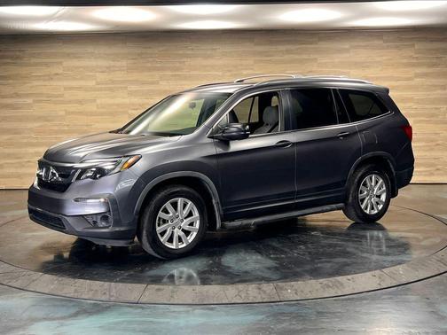 Modern Steel Metallic 2019 Honda Pilot LX