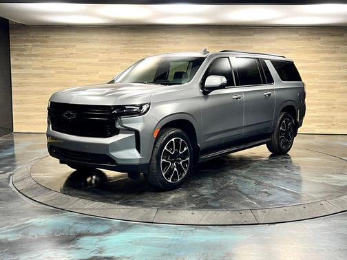 Silver 2024 Chevrolet Suburban RST