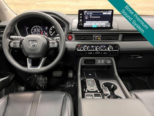 Obsidian Blue Pearl 2025 Honda Pilot Touring 8-Passenger