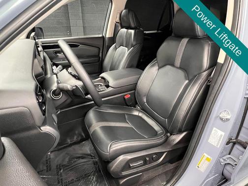 Obsidian Blue Pearl 2025 Honda Pilot Touring 8-Passenger