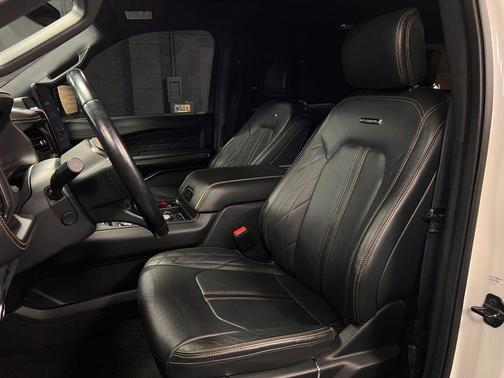 Star White Metallic Tri-Coat 2023 Ford Expedition Max Platinum