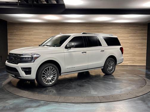 Star White Metallic Tri-Coat 2023 Ford Expedition Max Platinum