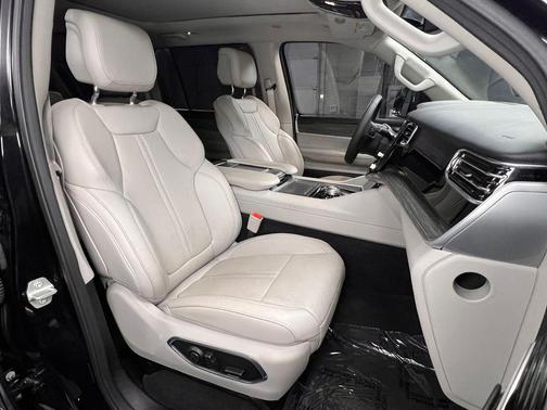 Diamond Black Crystal Pearlcoat 2023 Jeep Wagoneer L Series III 4x4