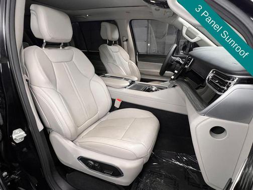 Diamond Black Crystal Pearlcoat 2023 Jeep Wagoneer L Series III 4x4