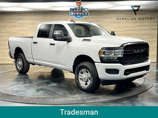 Bright White Clearcoat 2024 RAM 3500 Tradesman Crew Cab 4x4 6'4' Box