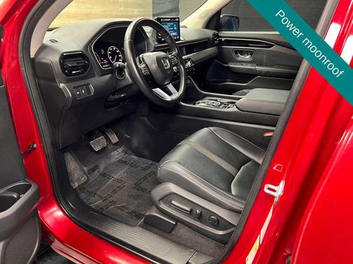 Radiant Red Metallic II 2023 Honda Pilot Touring 8-Passenger