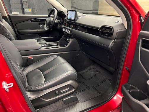 Radiant Red Metallic II 2023 Honda Pilot Touring 8-Passenger