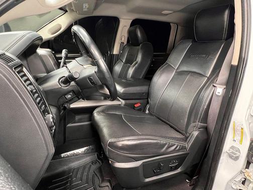 Bright White Clearcoat 2018 RAM 3500 Laramie Mega Cab 4x4 6'4' Box