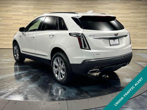 Crystal White Tricoat 2021 Cadillac XT5 Sport