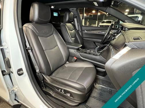 Crystal White Tricoat 2021 Cadillac XT5 Sport