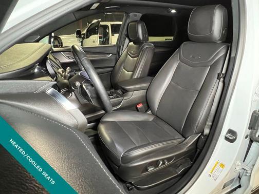 Crystal White Tricoat 2021 Cadillac XT5 Sport