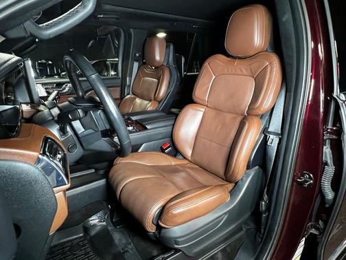 Diamond Red Tri-Coat 2023 Lincoln Navigator Reserve