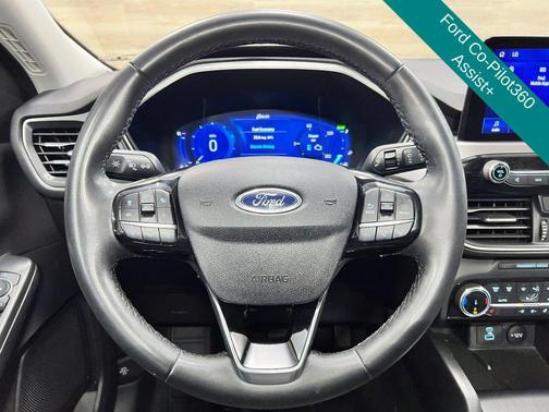 Iconic Silver Metallic 2022 Ford Escape SEL