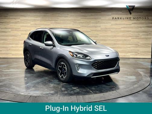 Iconic Silver Metallic 2022 Ford Escape SEL