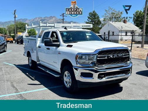 Bright White Clearcoat 2024 RAM 3500 Tradesman Crew Cab 4x4 8' Box