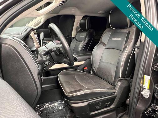 Granite Crystal Metallic Clearcoat 2024 RAM 2500 Laramie Crew Cab 4x4 6'4' Box