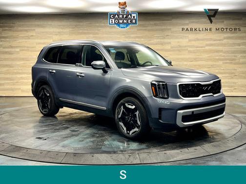 Everlasting Silver 2025 Kia Telluride S