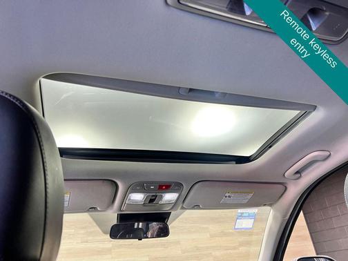 Everlasting Silver 2025 Kia Telluride S