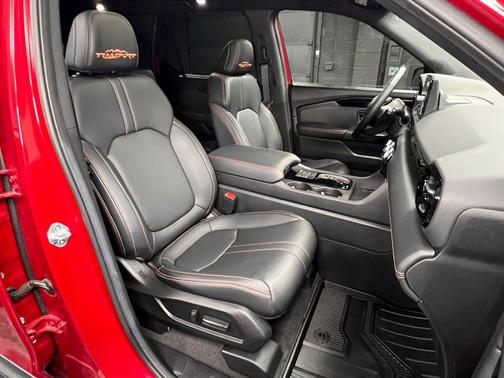 Radiant Red Metallic II 2025 Honda Pilot TrailSport