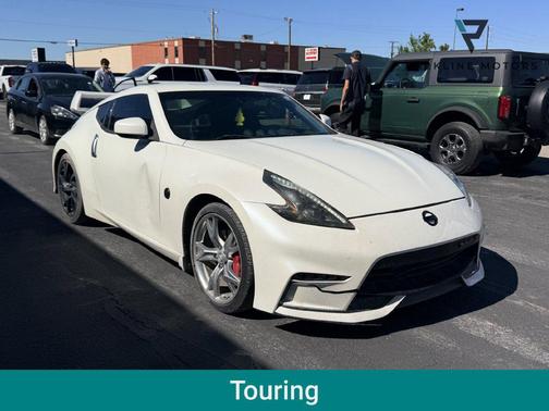 Pearl White 2014 Nissan 370Z Touring