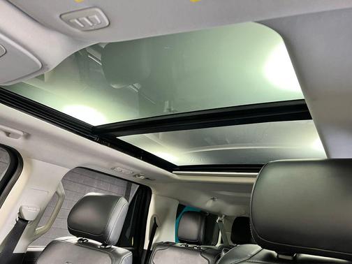 Oxford White 2025 Ford Expedition Max Platinum