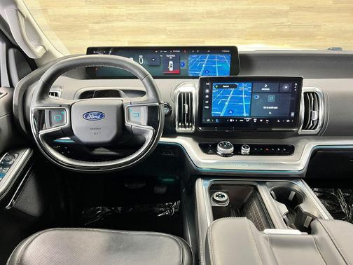 Oxford White 2025 Ford Expedition Max Platinum