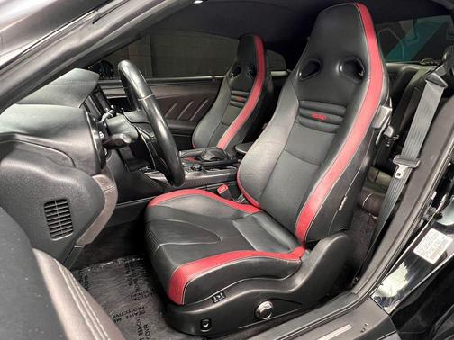 Jet Black Pearl 2019 Nissan GT-R Premium