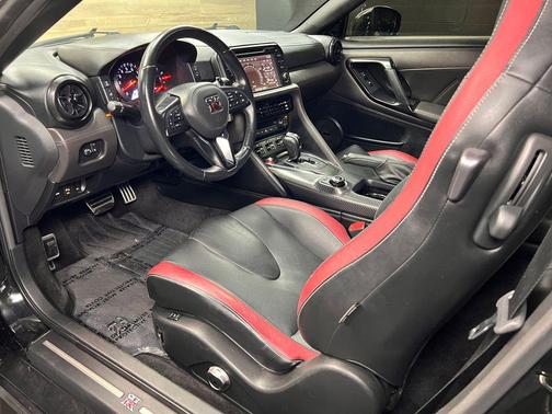 Jet Black Pearl 2019 Nissan GT-R Premium