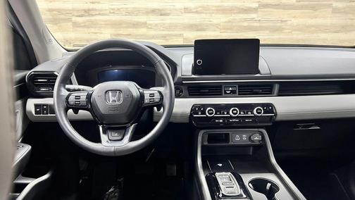 Lunar Silver Metallic 2025 Honda Pilot Elite
