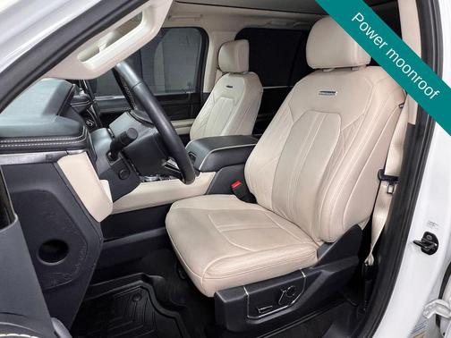 Star White Metallic Tri-Coat 2024 Ford Expedition Max Platinum